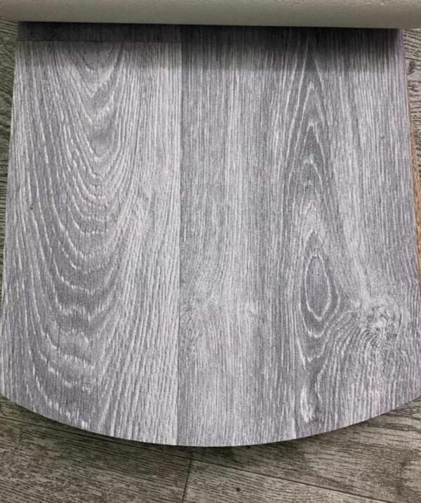 أرضيات فينيل للمستشفيات – جودة عالية ومعايير طبية | مفروشات وأرضيات السريع بالرياض أرضيات فينيل للمستشفيات مقاومة للبكتيريا وسهلة التنظيف من مفروشات وأرضيات السريع بالرياض