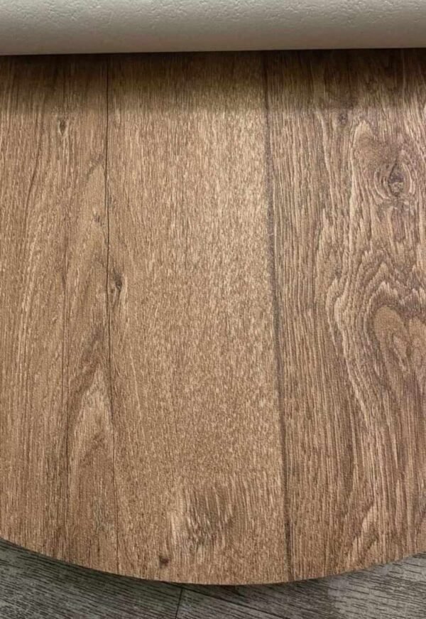 أرضيات فينيل للمستشفيات – جودة عالية ومعايير طبية | مفروشات وأرضيات السريع بالرياض أرضيات فينيل للمستشفيات مقاومة للبكتيريا وسهلة التنظيف من مفروشات وأرضيات السريع بالرياض