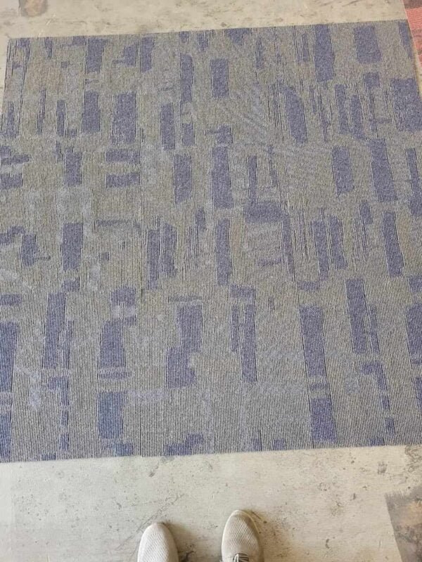 بلاط موكيت 50×50 من مفروشات وأرضيات السريع بالرياض بجودة عالية وتصاميم متنوعة