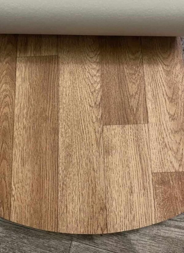 أرضيات فينيل للمستشفيات – جودة عالية ومعايير طبية | مفروشات وأرضيات السريع بالرياض أرضيات فينيل للمستشفيات مقاومة للبكتيريا وسهلة التنظيف من مفروشات وأرضيات السريع بالرياض