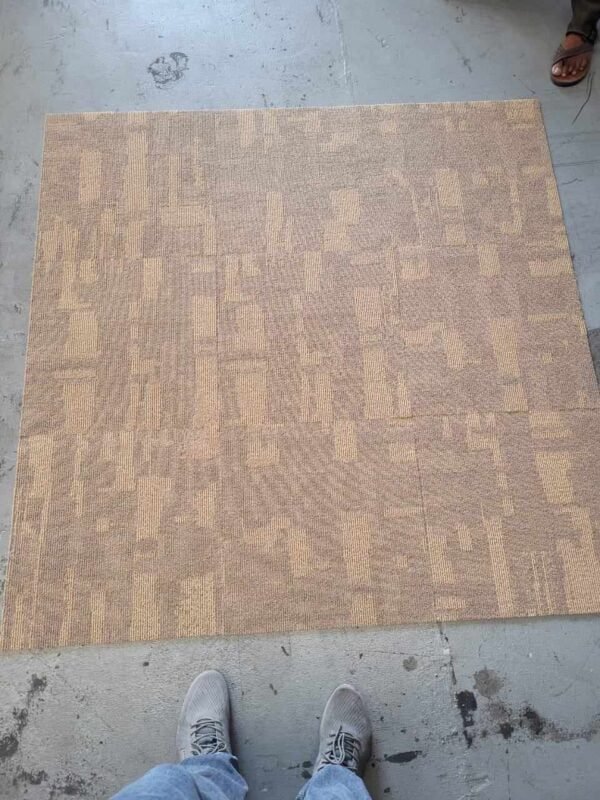 بلاط موكيت 50×50 من مفروشات وأرضيات السريع بالرياض بجودة عالية وتصاميم متنوعة