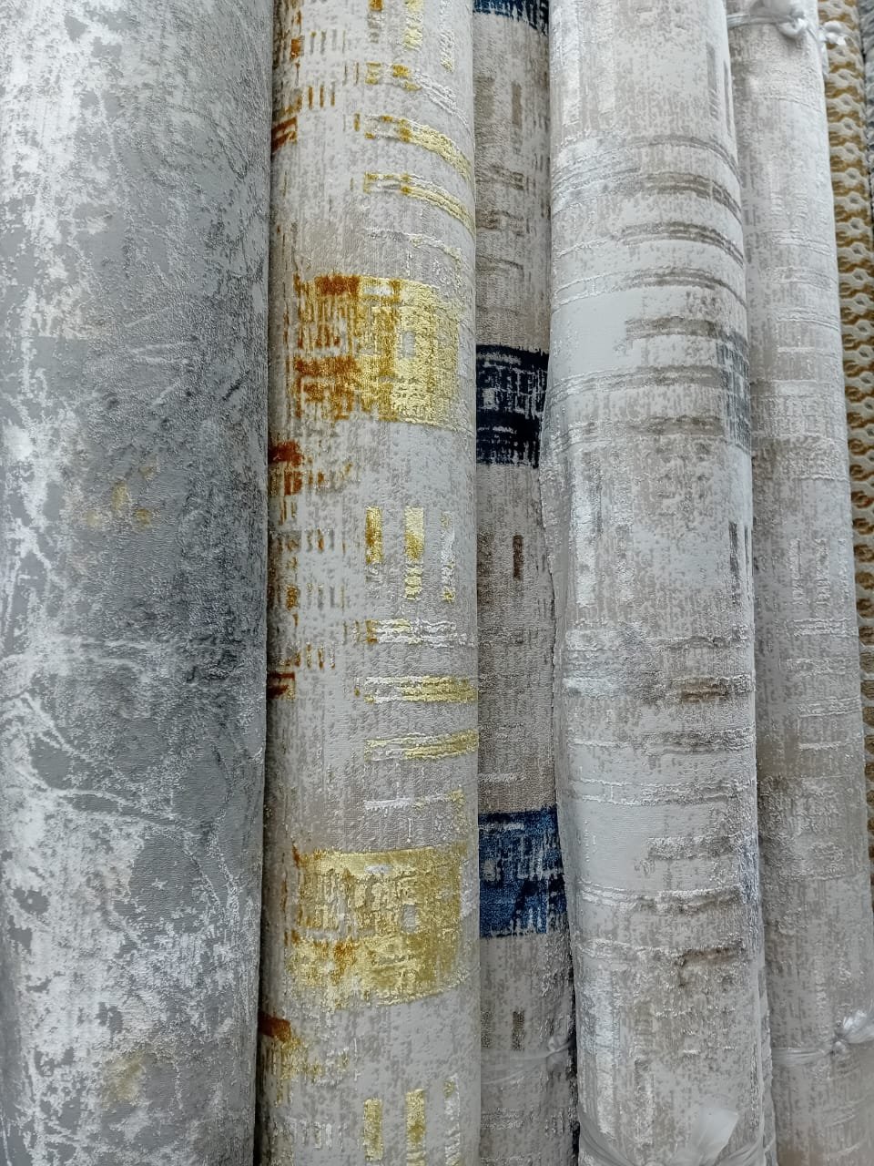 موكيت سجاد فاخر بجودة عالية من مفروشات وأرضيات السريع بالرياض