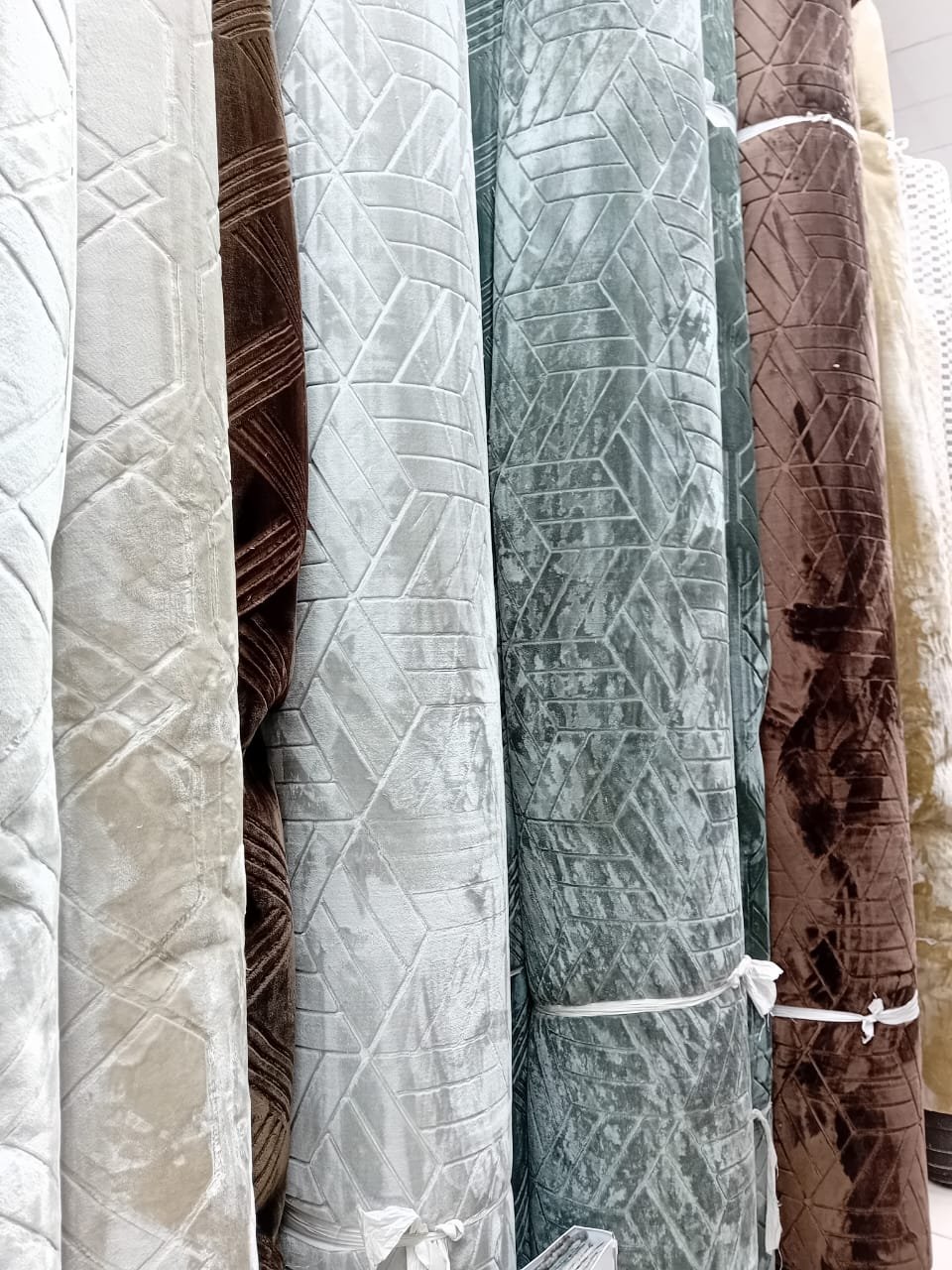 موكيت سجاد فاخر بجودة عالية من مفروشات وأرضيات السريع بالرياض