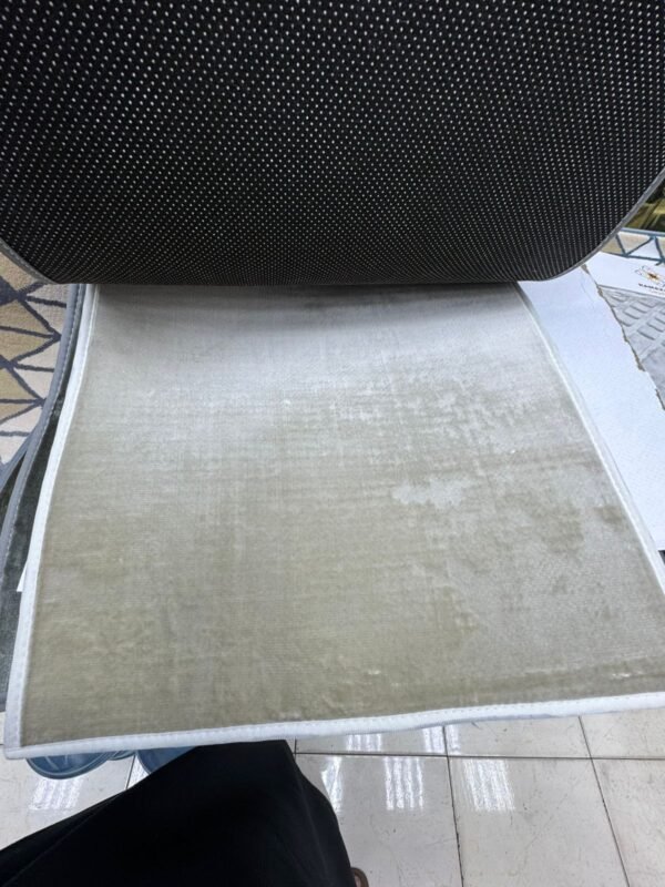 موكيت صيني لامع